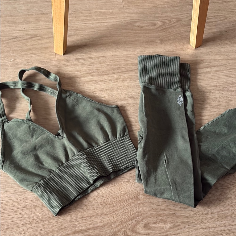 Olive Green Sports Bra And Leggings Set